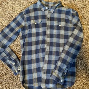 Men’s Patagonia button down shirt, size Large
